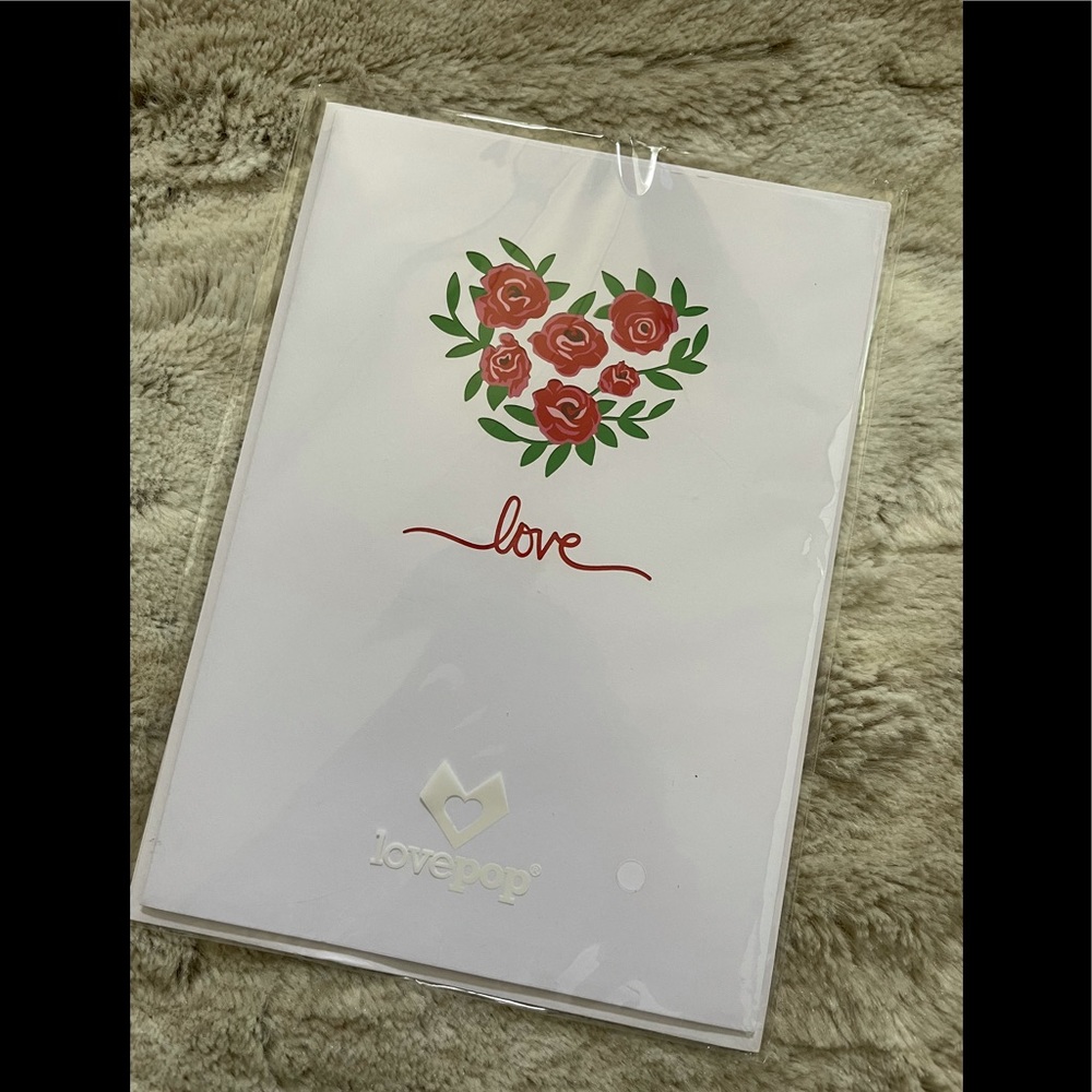 Lovepop pop up rose arrangement card